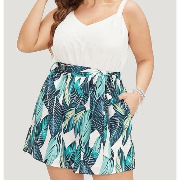 BloomChic Tropical Print Pocket Belted Cami Romper Plus Size 26 Resort NWT vacy - Picture 1 of 8
